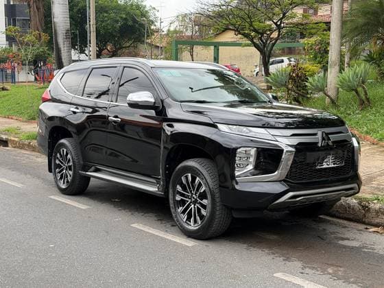 Carro 2.4 16V MIVEC TURBO DIESEL HPE AWD AUTOMÁTICO