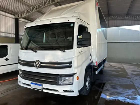 Carro 3.0 TURBO DIESEL CHASSI 4X2 AUTOMÁTICO