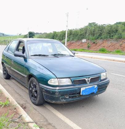 Carro 2.0 MPFI GLS 8V GASOLINA 4P MANUAL