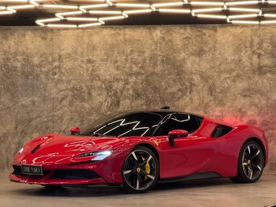 Carro 4.0 V8 TURBO PHEV STRADALE F1-DCT