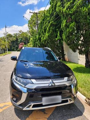 Carro 2.2 MIVEC DI-D DIESEL HPE-S AWD AUTOMÁTICO