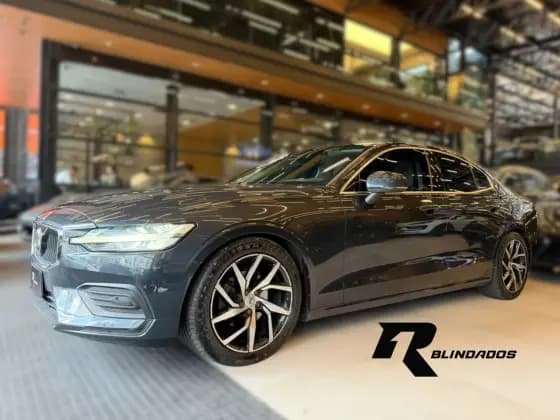 Carro 2.0 T4 MOMENTUM GASOLINA 4P AUTOMÁTICO