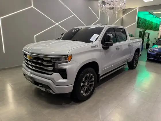 Carro 5.3 V8 GASOLINA 1500 HIGH COUNTRY 4X4 AUTOMÁTICO