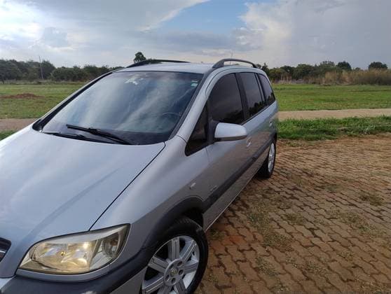 Carro 2.0 MPFI ELITE 8V FLEX 4P AUTOMÁTICO