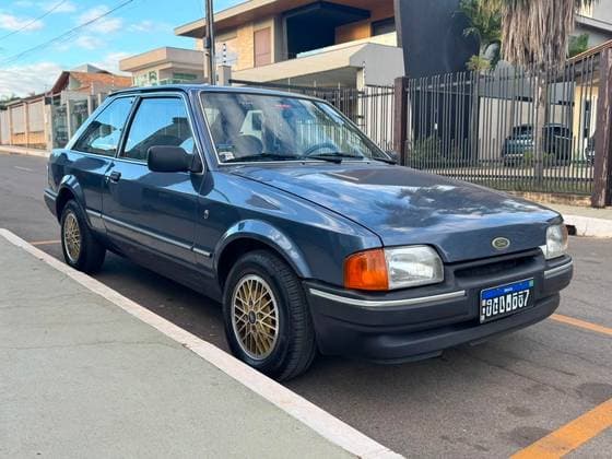 Carro 1.6 GHIA 8V ÁLCOOL 2P MANUAL