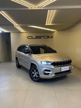 Carro 2.0 TD380 TURBO DIESEL OVERLAND AT9