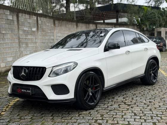 Carro 3.0 V6 GASOLINA HIGHWAY COUPÉ 4MATIC 9G-TRONIC