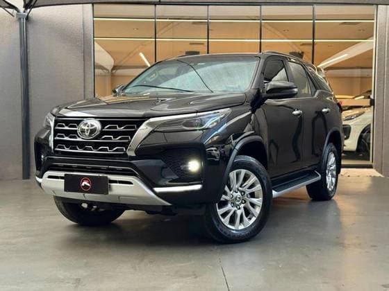 Carro 2.8 D-4D TURBO DIESEL SRX 7L 4X4 AUTOMÁTICO