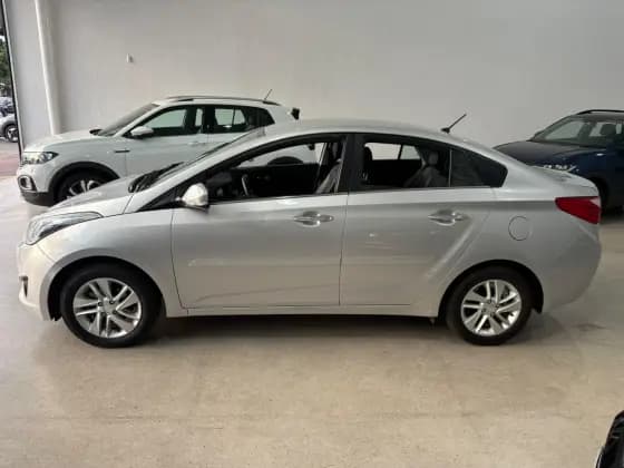 Carro 1.6 PREMIUM 16V FLEX 4P AUTOMÁTICO