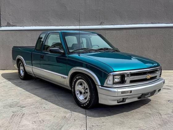Carro 4.3 10 4X2 CE V6 GASOLINA 2P AUTOMÁTICO