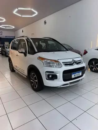 Carro 1.6 EXCLUSIVE 16V FLEX 4P MANUAL