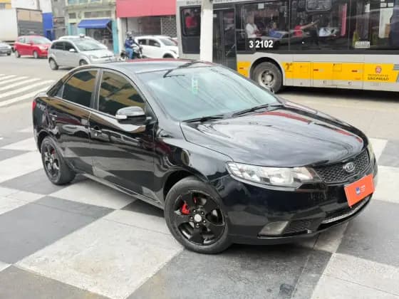 Carro 1.6 E.221 SEDAN 16V GASOLINA 4P AUTOMÁTICO