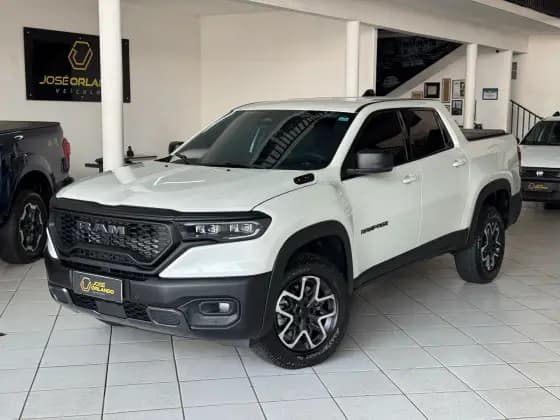 Carro 2.2 TURBO DIESEL REBEL 4X4 AUTOMÁTICO
