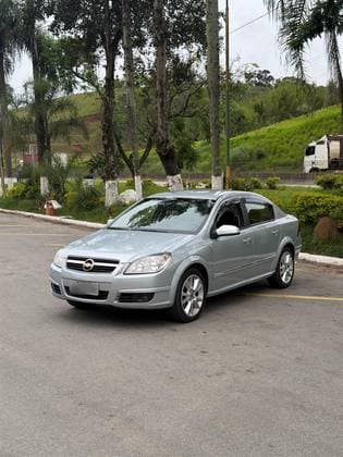 Carro 2.4 MPFI ELITE 16V FLEX 4P AUTOMÁTICO