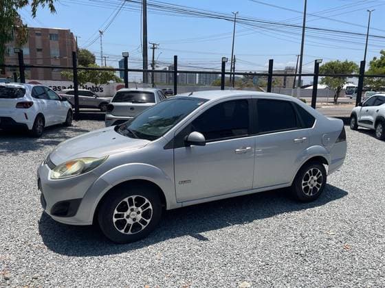 Carro 1.6 MPI CLASS SEDAN 8V FLEX 4P MANUAL