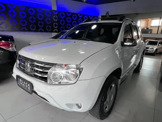 Carro 1.6 DYNAMIQUE 4X2 16V FLEX 4P MANUAL
