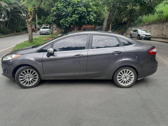 Carro 1.6 TITANIUM PLUS SEDAN 16V FLEX 4P POWERSHIFT