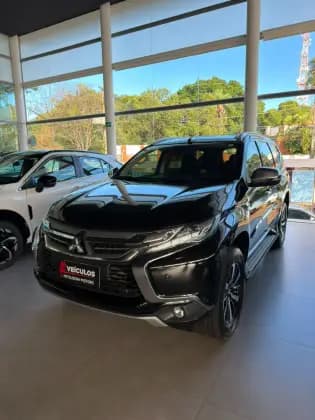 Carro 2.4 16V MIVEC TURBO DIESEL HPE AWD AUTOMÁTICO
