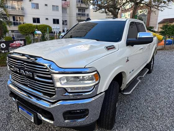 Carro 6.7 I6 TURBO DIESEL LARAMIE CD 4X4 AUTOMÁTICO