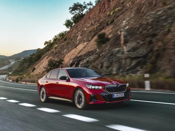 BMW revela o i5, a versão 100% elétrica do Série 5