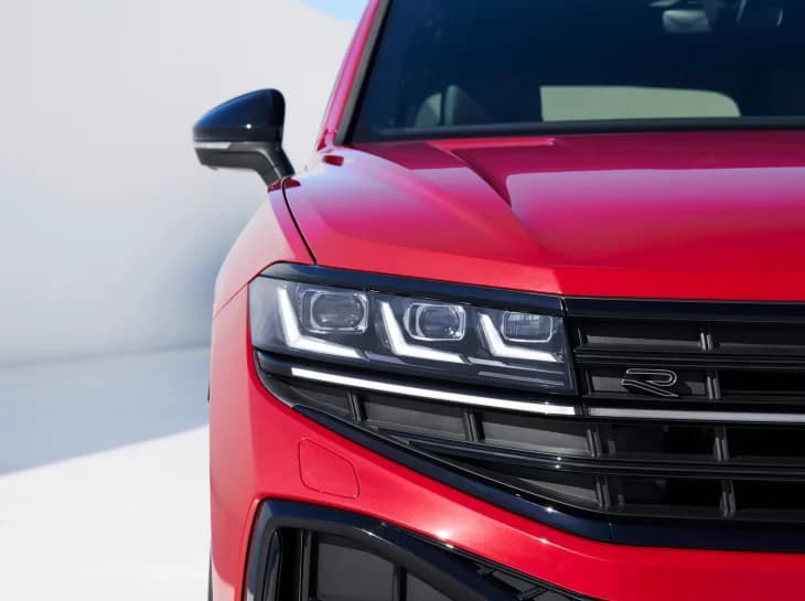 Volkswagen Touareg passa por atualização estética