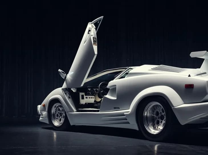 Lamborghini Countach usado em filme vai a leilão
