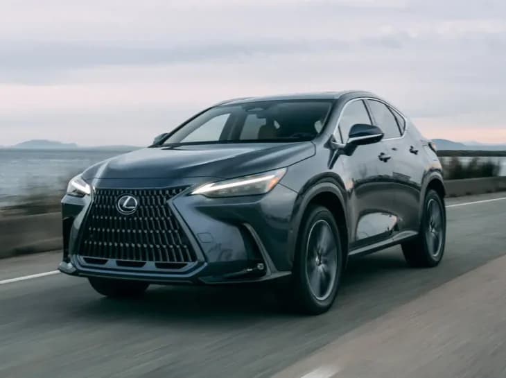 Lexus: linha 2025 dos híbridos ES 300h e NX 350h