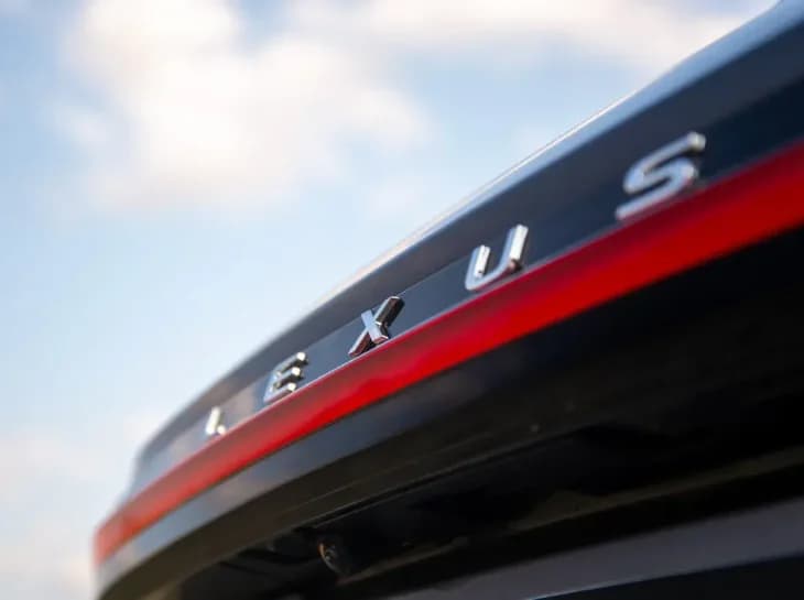 Lexus prepara próximo passo para o Brasil