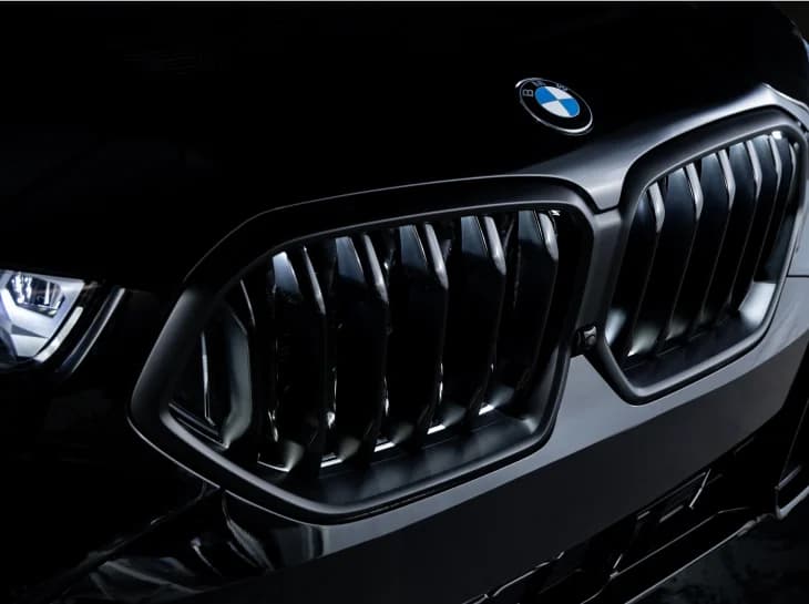 BMW X6 Dark Edition chega ao Brasil