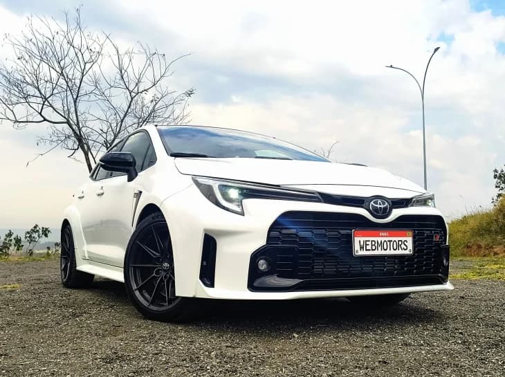 Toyota GR Corolla: quem é o carro do vovô aqui?
