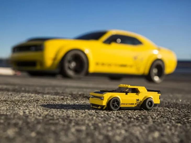 Lego lança Dodge Charger R/T e Challenger Demon