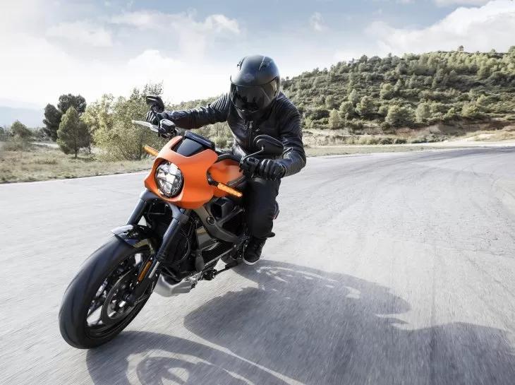 Harley-Davidson elétrica vai de 0 a 100km/h em 3 s