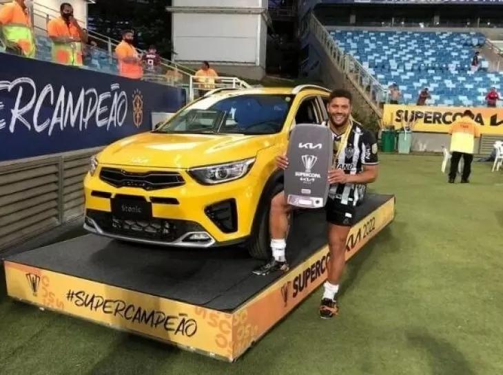 Como é o Kia Stonic que Hulk ganhou na Supercopa