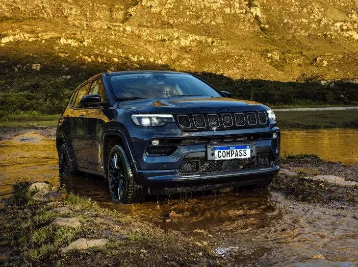 Cinco seminovos premium pelo preço do Compass 4xe