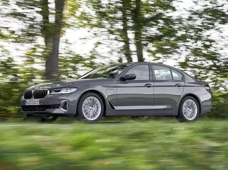BMW 530e Luxury é lançado no mercado brasileiro