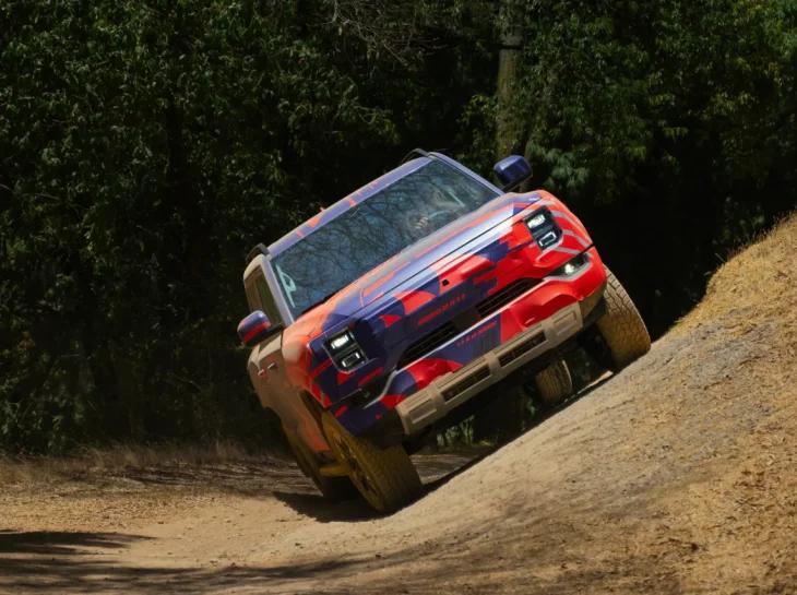 Picape da BYD é flagrada sem camuflagem