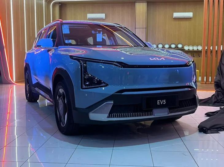 Kia lança EV5 no Brasil por R$ 399.990