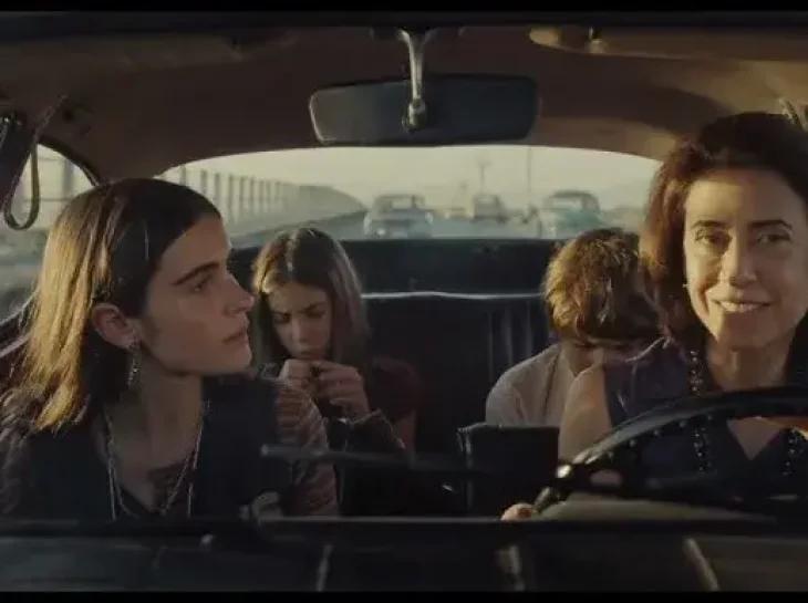 “Ainda estou aqui” e o belíssimo carro vermelho