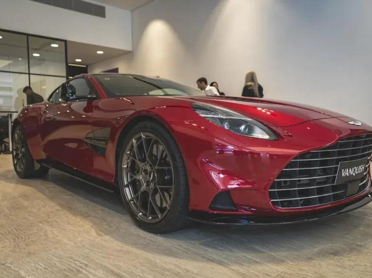 Novo Aston Martin Vanquish chega ao Brasil