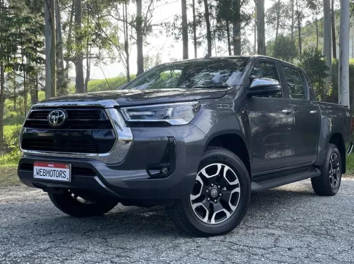 Veterana lidera vendas de picapes médias em 2025