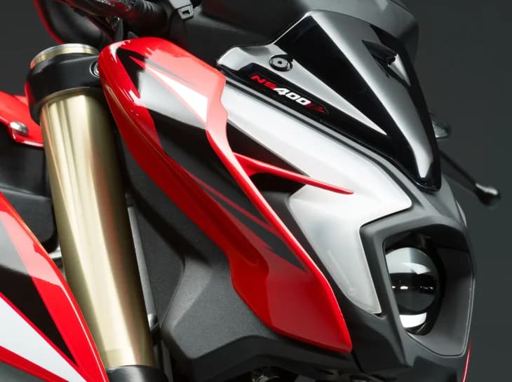 Bajaj supera 60 mil motos feitas no Brasil