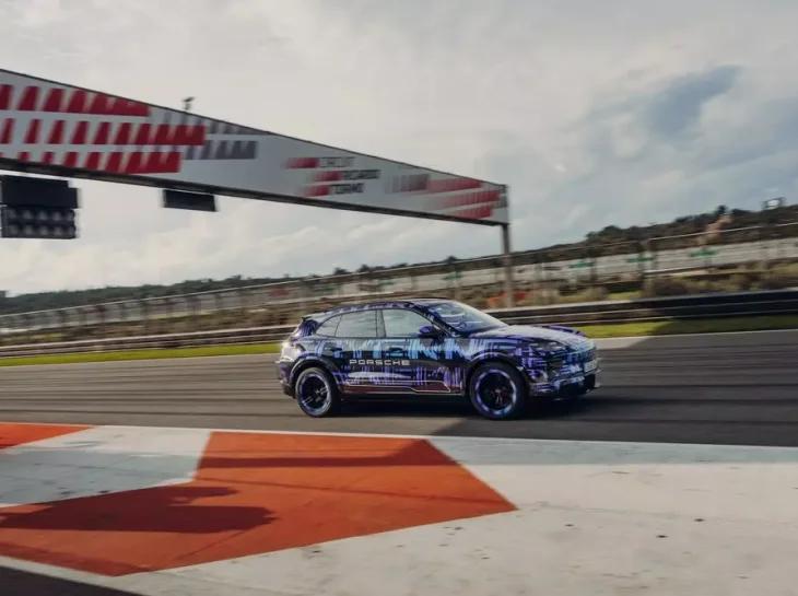 Cayenne elétrico: SUV com alma de carro de corrida