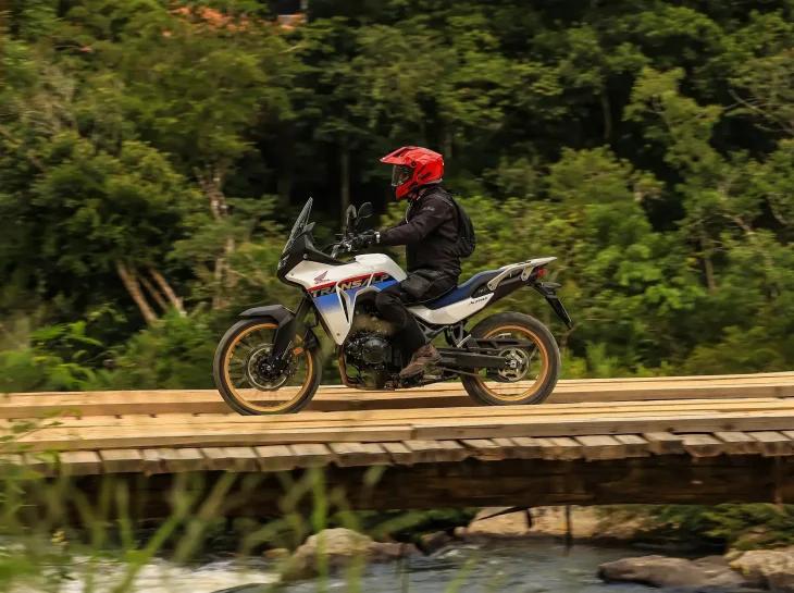 Honda Transalp 750: o caminho do meio é o melhor