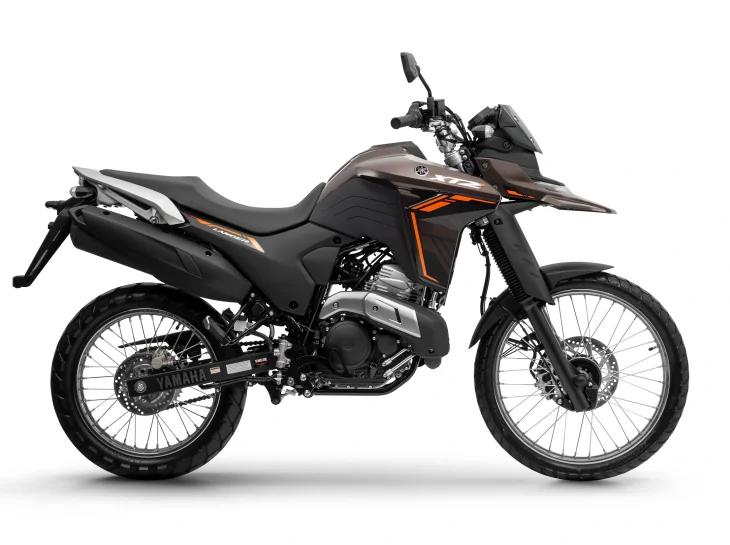 Yamaha XTZ 250 Lander chega à linha 2026