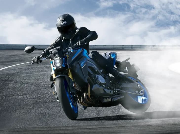 Suzuki GSX-S1000 ganha novas cores na linha 26/27