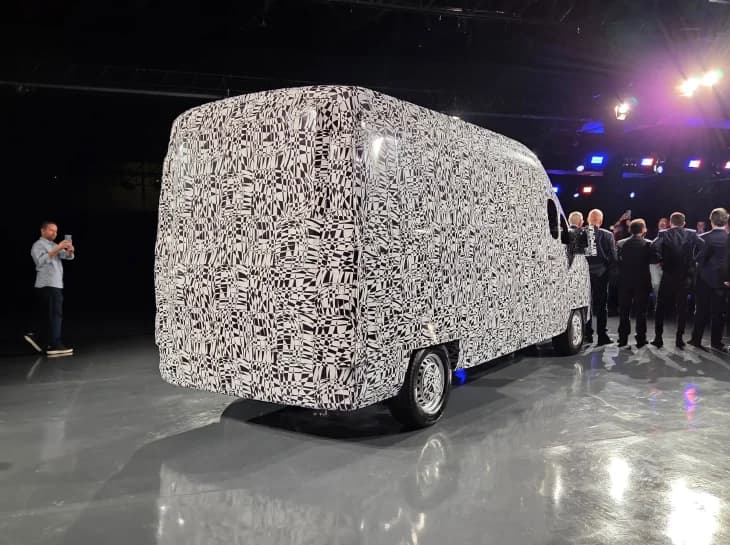 VW Caminhões vai entrar no segmento de vans