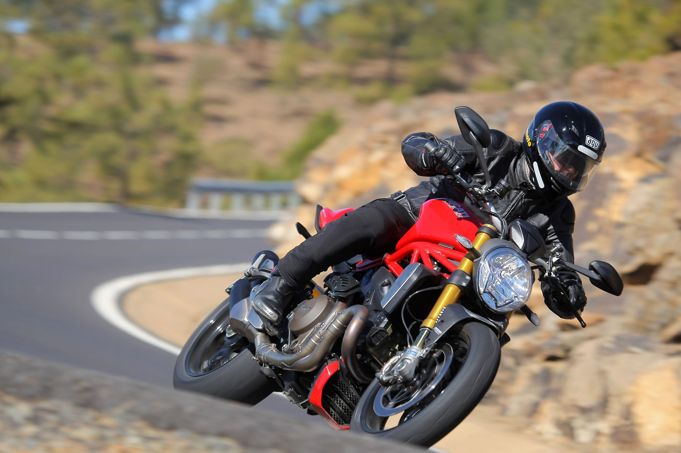 Ducati Monster1200s 3