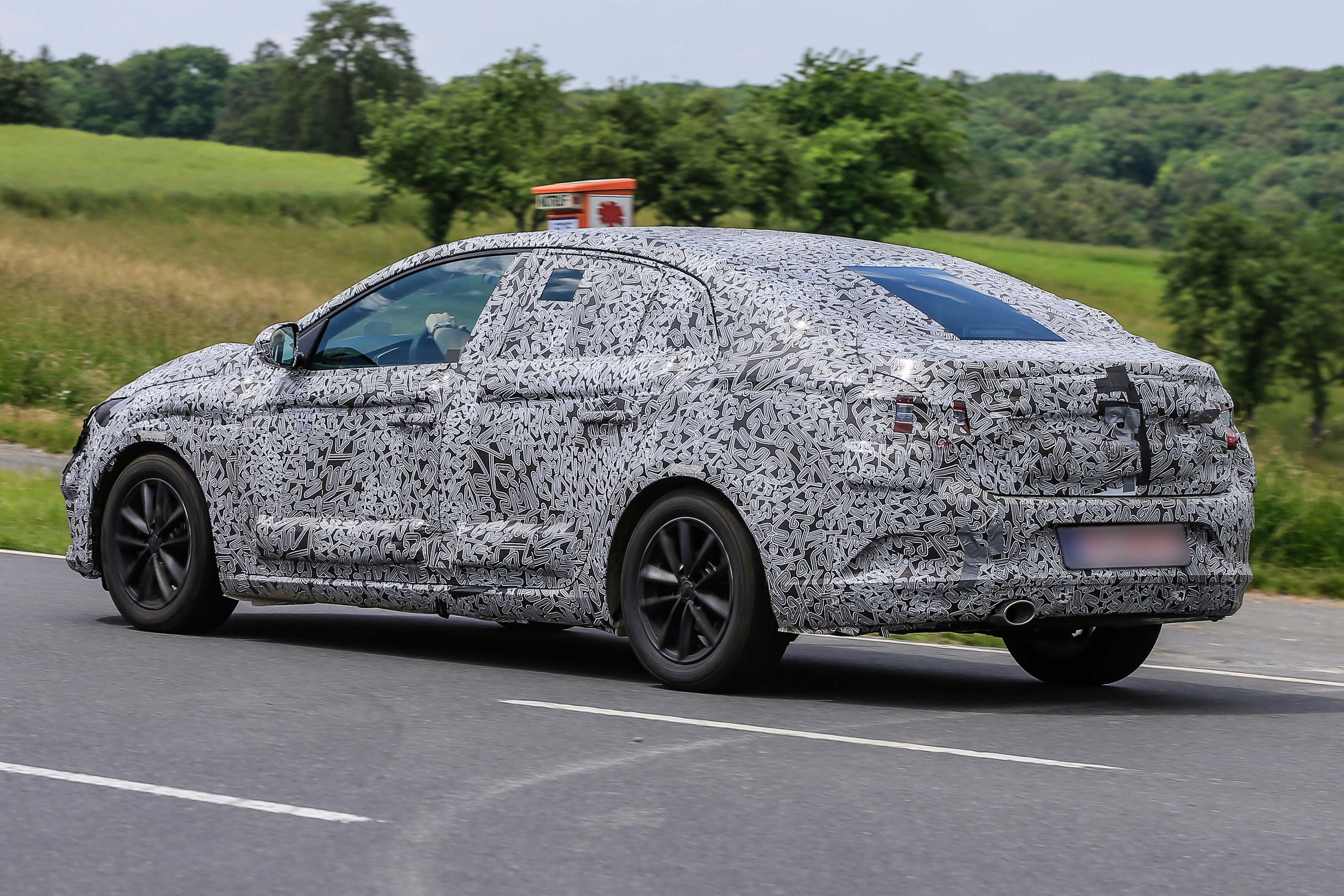 Renault Megane Sedan 007