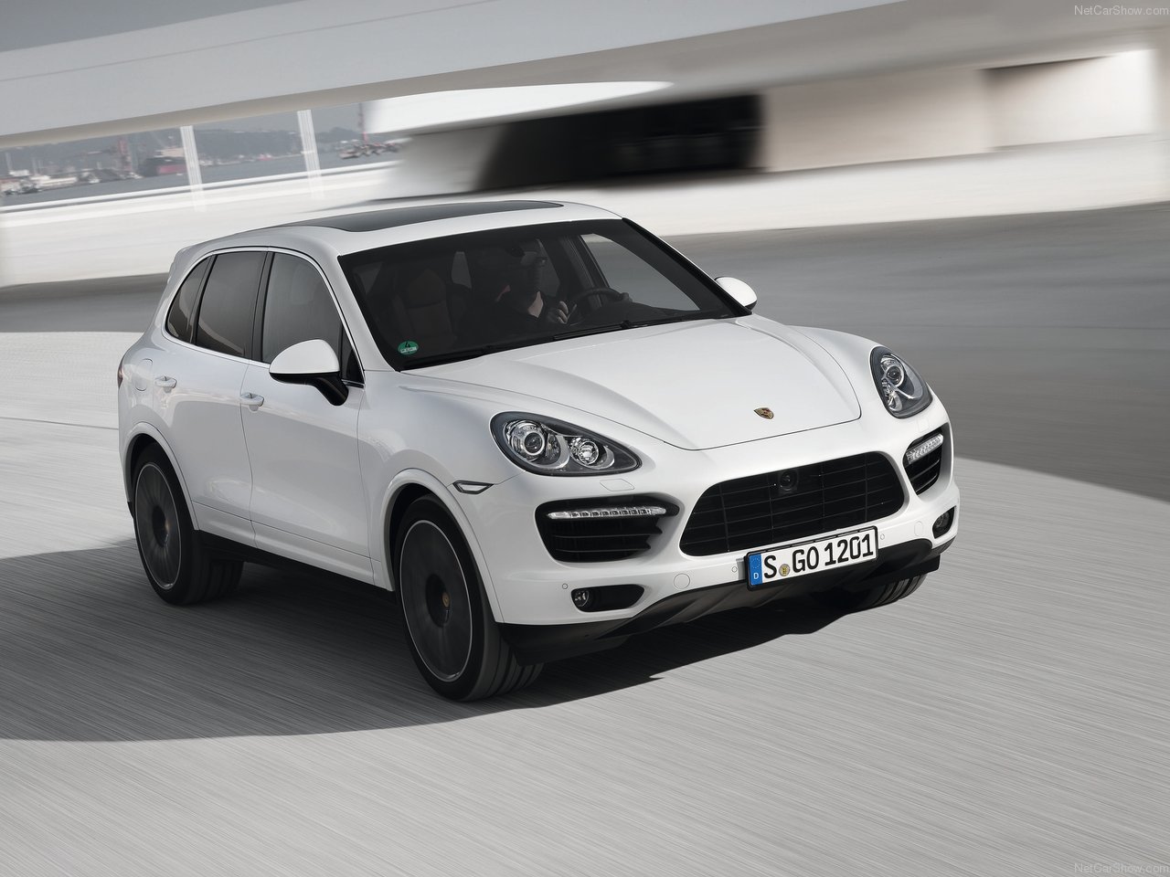 Porsche Cayenne Turbo S 2013 1280 03