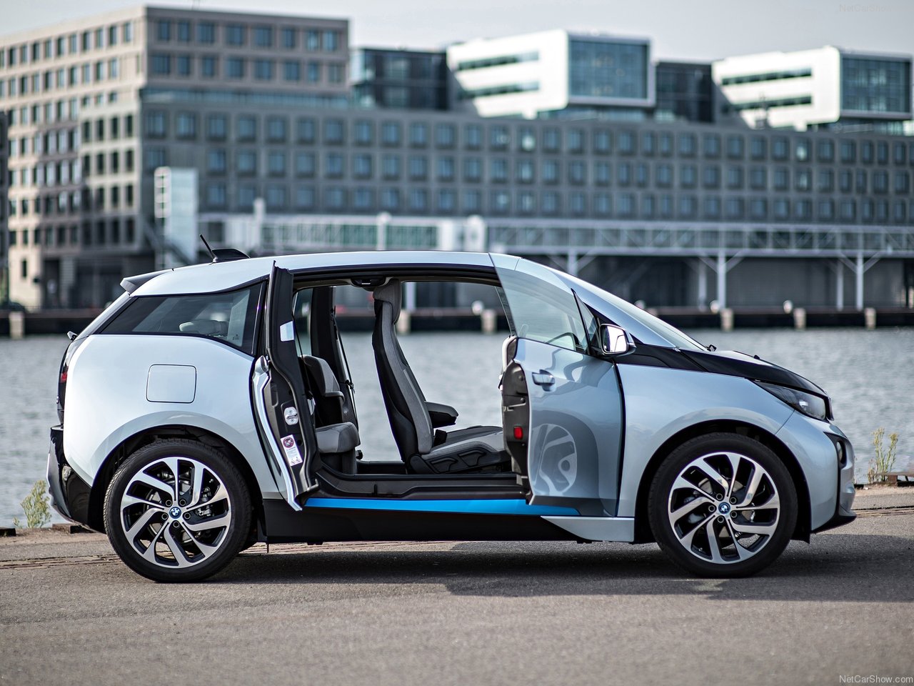 I3